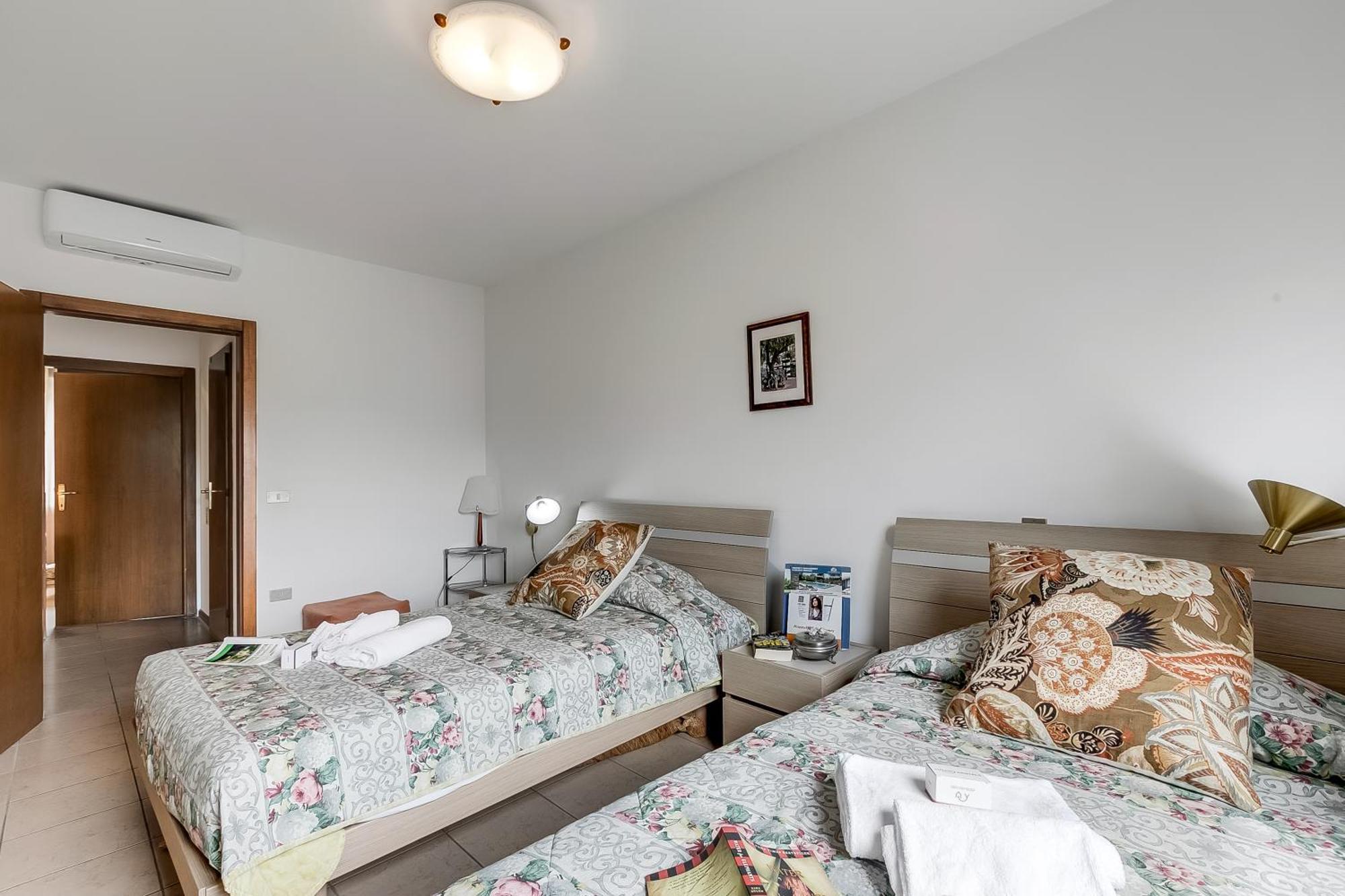 Appartamento Amy - Happy Rentals Riva del Garda Exterior photo