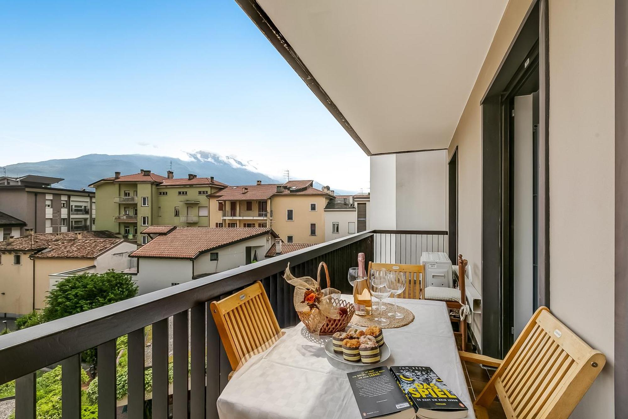 Appartamento Amy - Happy Rentals Riva del Garda Exterior photo
