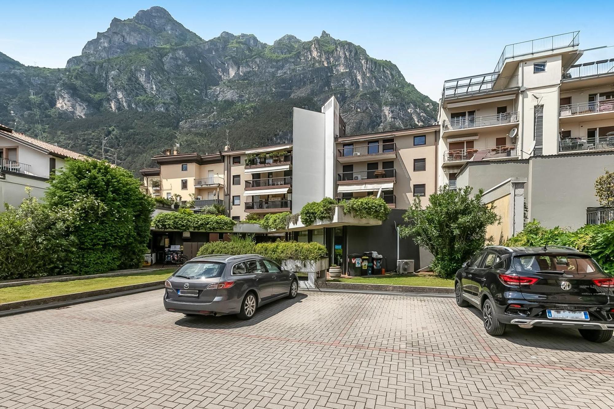 Appartamento Amy - Happy Rentals Riva del Garda Exterior photo